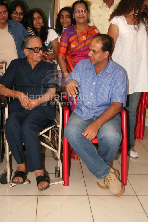 R K Laxman, Ashutosh Gowariker at Special screening of Jodhaa Akbar in  Famous Studio on April 4th 2008