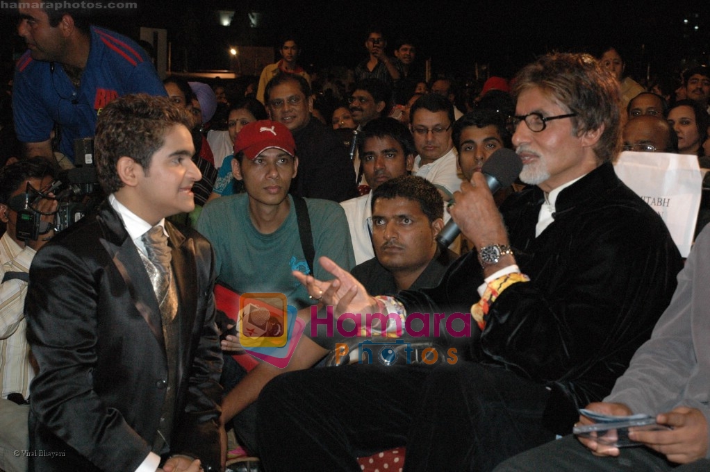 Abhaas Joshi, Amitabh Bachchan at Chhote Ustad finals 