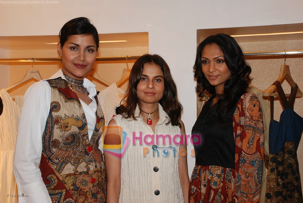 Tapur Chatterjee, Asmita Marwa and Shamita Singha at Designer Asmita Marwa's Lakme Fashion Week preview in Aza, Kemps Corner on March 20th 2008 