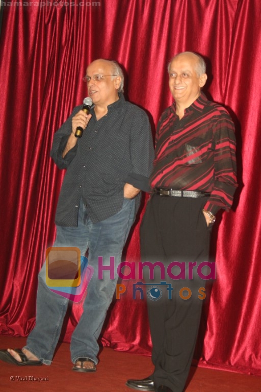 Mahesh Bhatt, Mukesh Bhatt at Jannat press meet in Mayfair Rooms on April 8th 2008 
