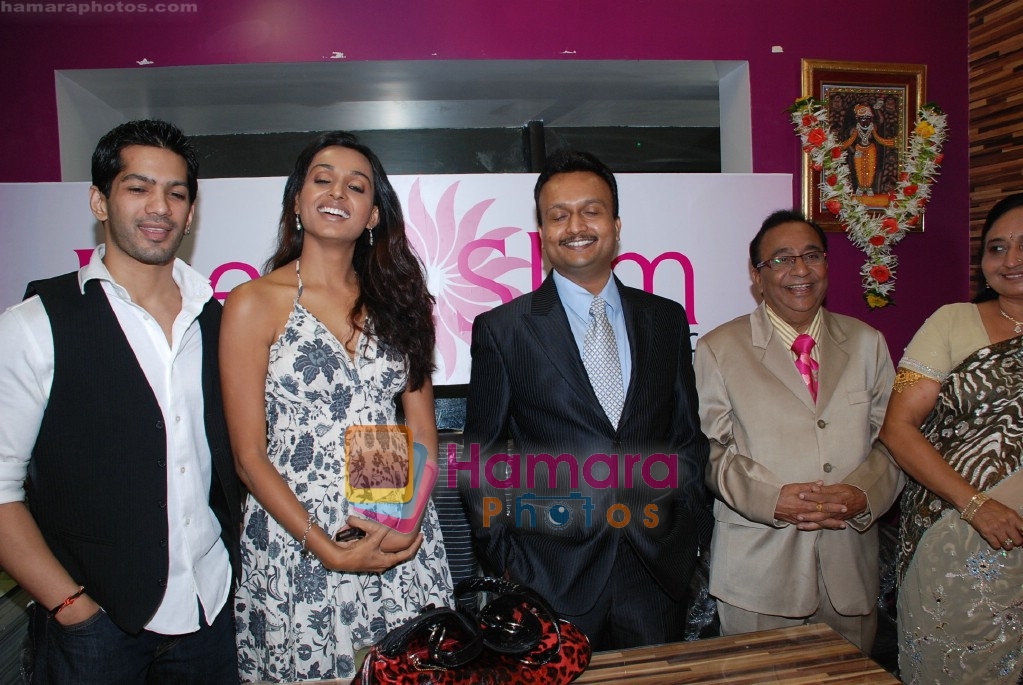 Reshmi Ghosh at the launch of Pretti Slim in Kandivli on April 10th 2008 