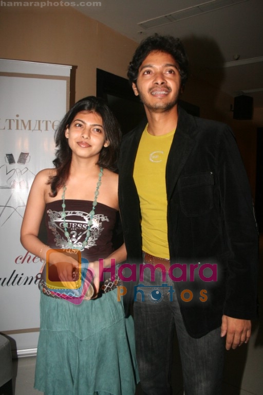Shreyas Talpade with wife at Shaurya success bash in D Ultimate Club on April 10th 2008 