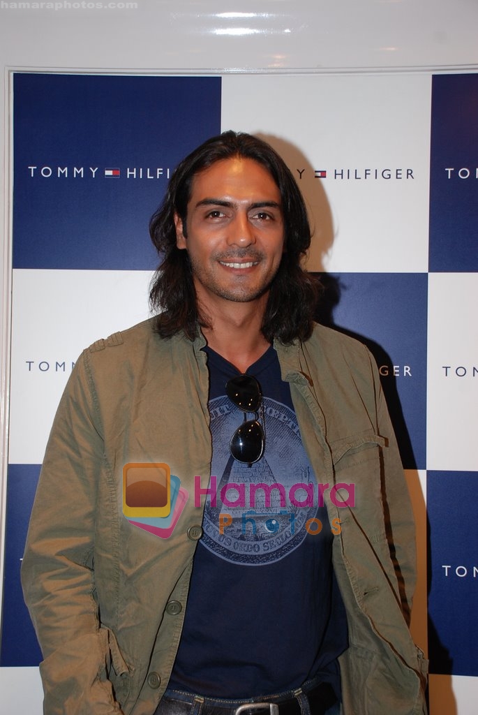 Arjun Rampal at the launch of Iconic America book of Tommy Hilfiger in Tommy Hilfiger store, Churchgate on April 11th 2008 
