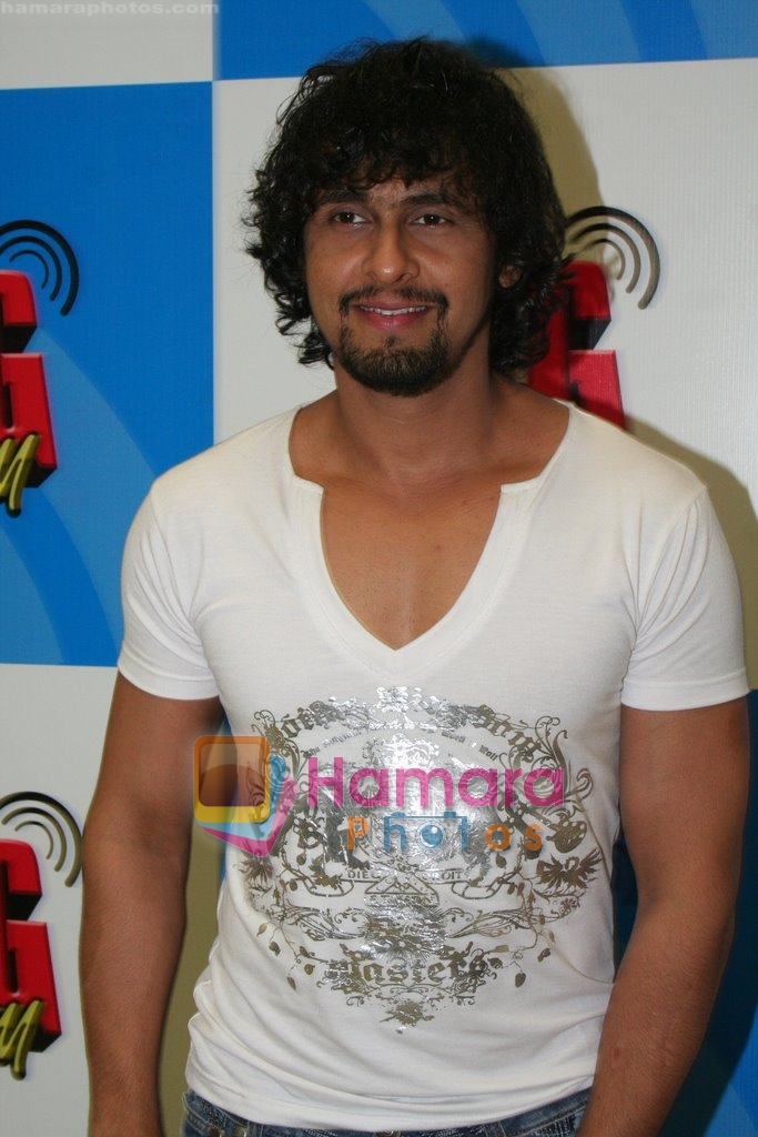 Sonu Nigam announces the Big 92.7 FM with Sonu contest in Infinity Mall on April 11th 2008 
