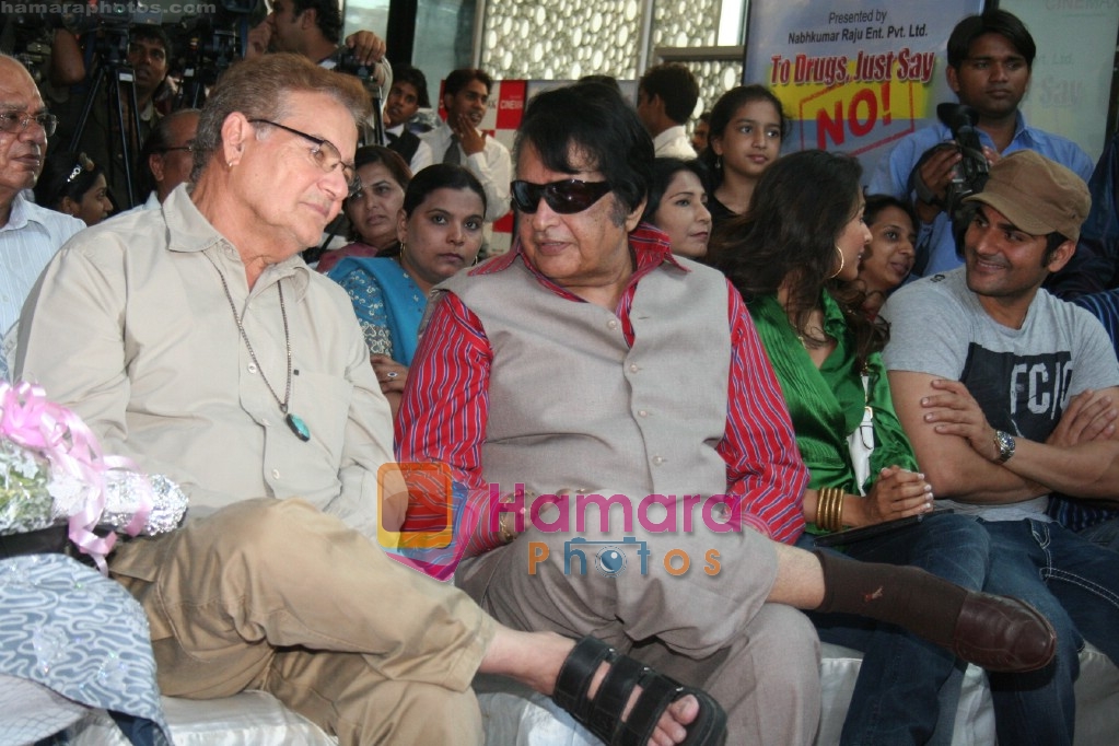 Arbaaz Khan, Malaika Arora Khan,Manoj Kumar and Salim Khan at the inauguration of the music video of Dr. Radhika Shuklas - To drugs, just say no! in Cinemax on April 14th 2008 