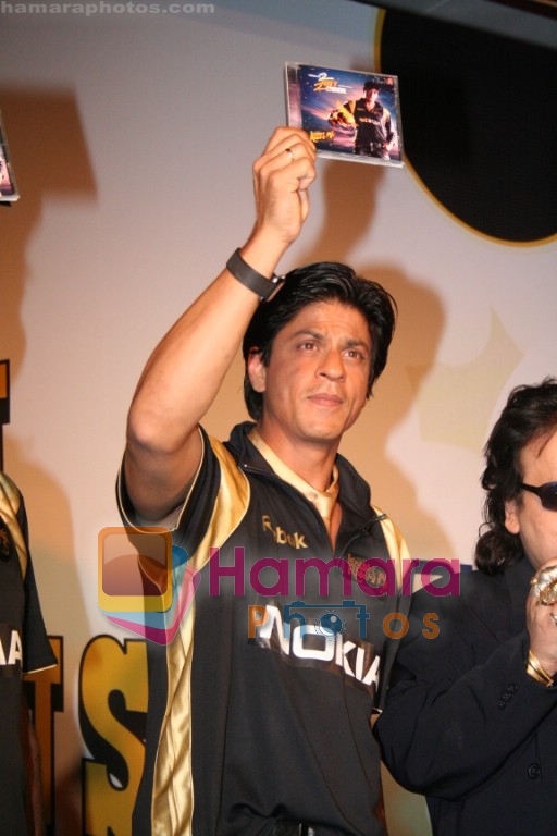 Shahrukh Khan at music launch of Nokia 2 Hot 2 Cool for Kolkata Knight Riders in Taj Land;s End on April 16th 2008 