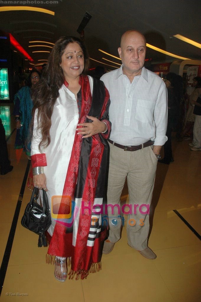 Kiron Kher, Anupam Kher at Hope Little Sugar premiere in  Cinemax on April 17th 2008 