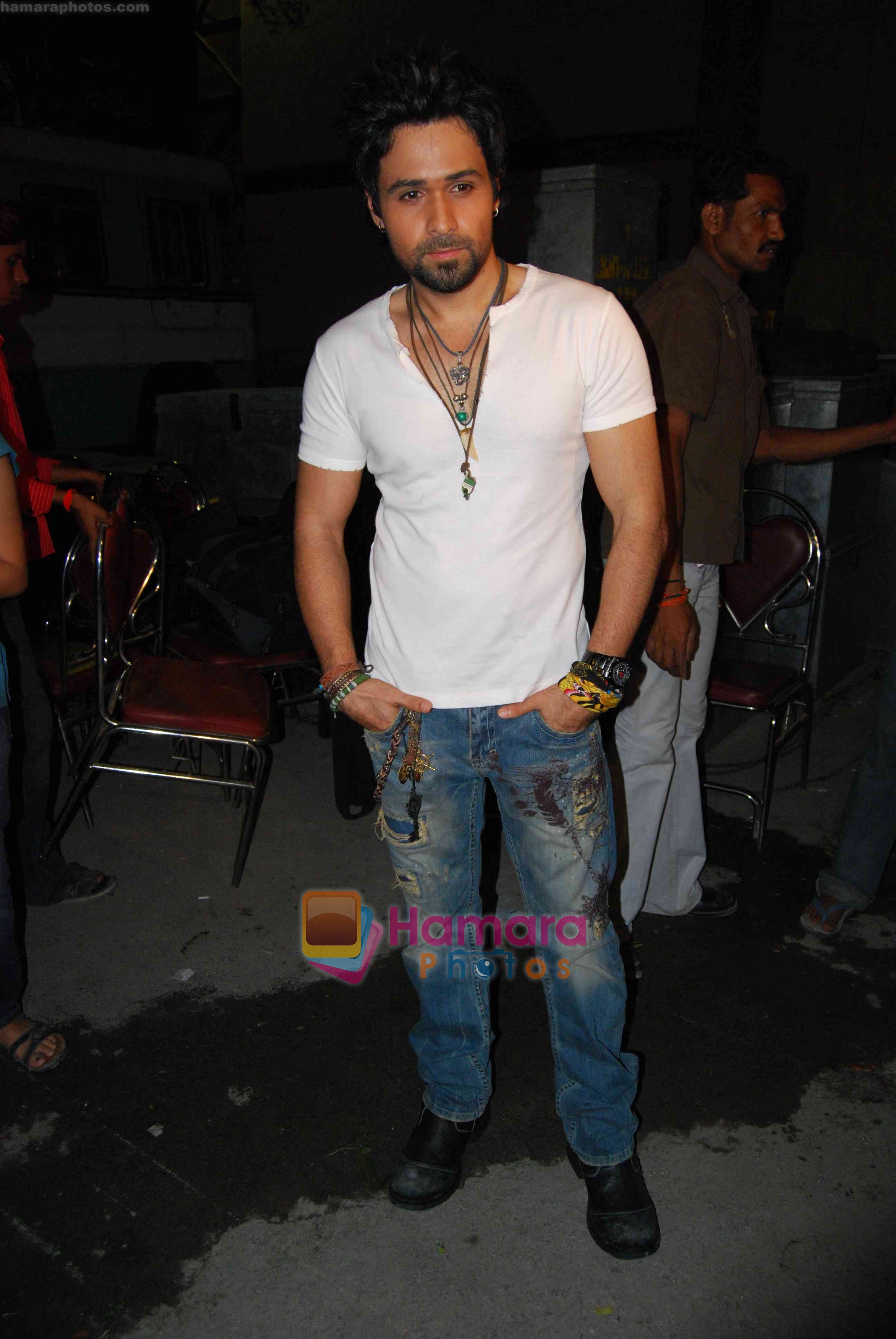 Emraan Hashmi on the set of Raaz - The Mystery continues... 16APR08