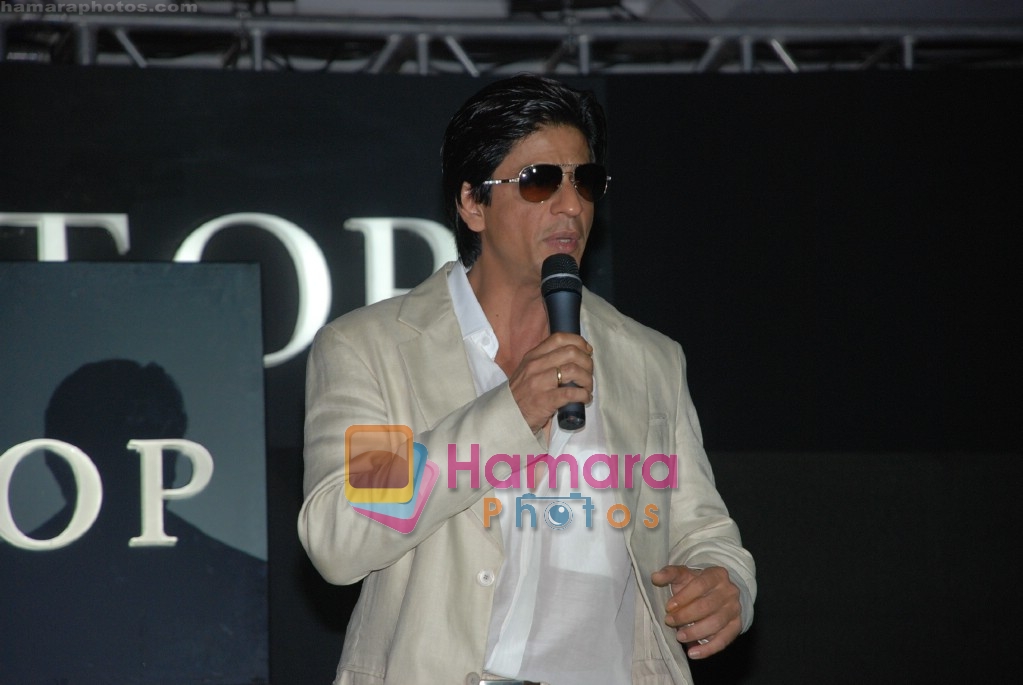 Shahrukh Khan ties up with Shopper Stop for their new campaign - _Start Something new_ in ITC Grand Maratha on April 23rd 2008 