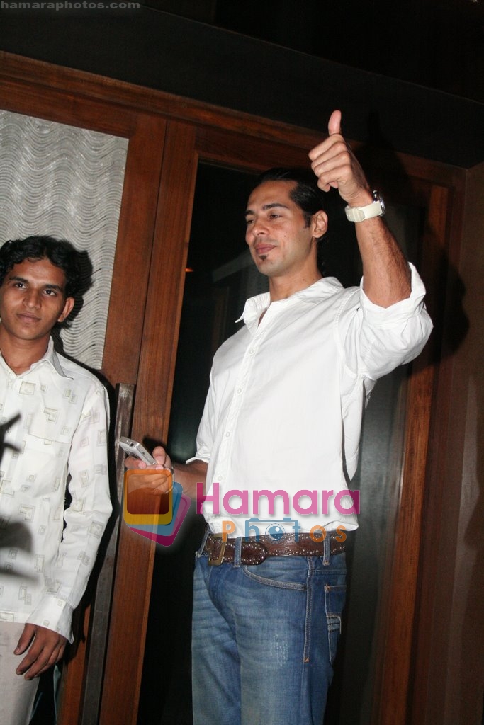 Dino Morea at the launch of Magic club in Worli on April 23rd 2008 