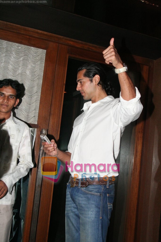 Dino Morea at the launch of Magic club in Worli on April 23rd 2008 