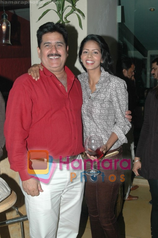 Producer Ashwani Chopra and Bhairavi Goswami at Karan Razdans Bday Bash in Mangi Ferra, Juhu on April 26th 2008 