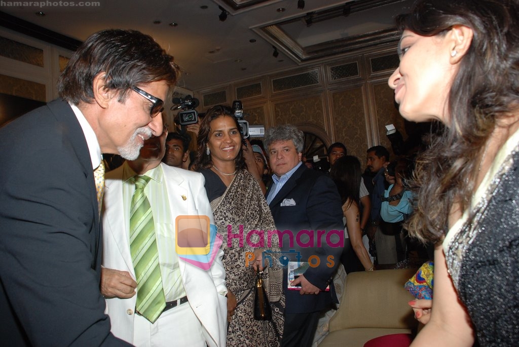 Amitabh Bachchan at the launch of Shobha De's book Super Star India in Taj Hotel on April 29th 2008