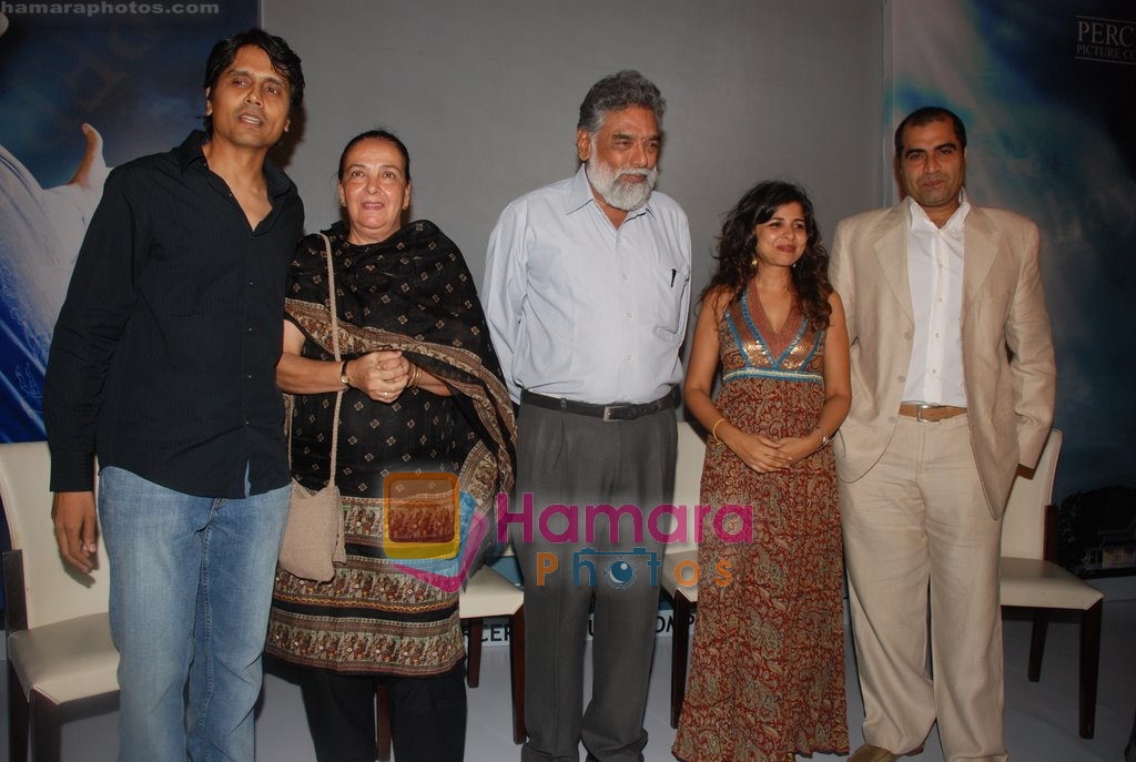 Nagesh Kukunoor, Shailendra Singh,Anahita Nair, Ajay Kapoor at the Launch of _Aashayein_ first look in Vie Lounge on April 29th 2008