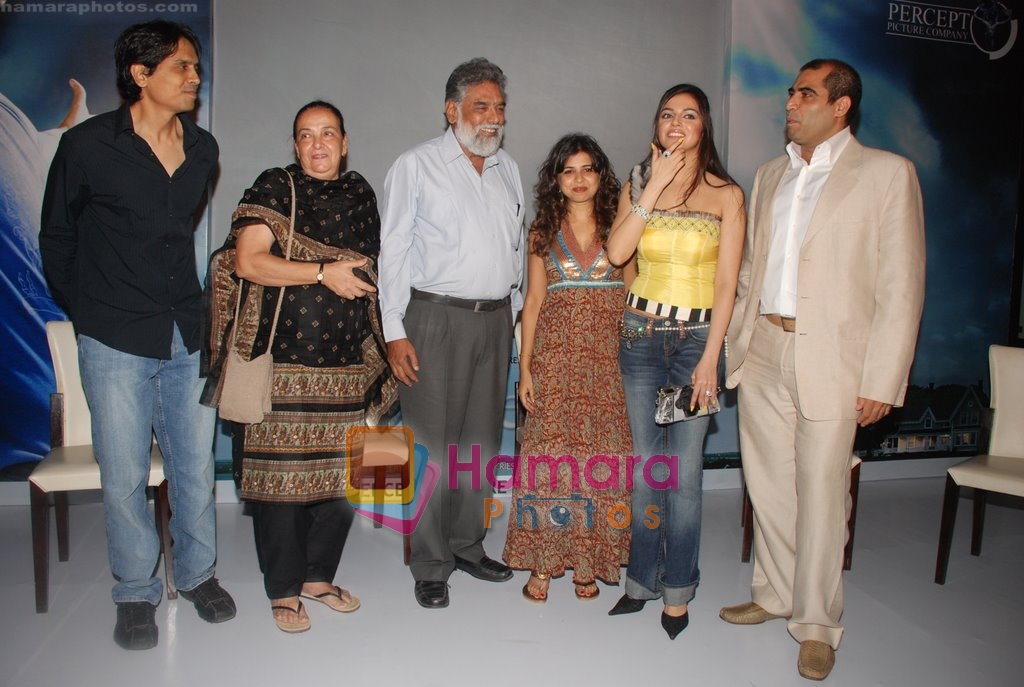 Nagesh Kukunoor, Shailendra Singh, Divya Khosla Kumar,Anahita Nair, Ajay Kapoor at the Launch of _Aashayein_ first look in Vie Lounge on April 29th 2008