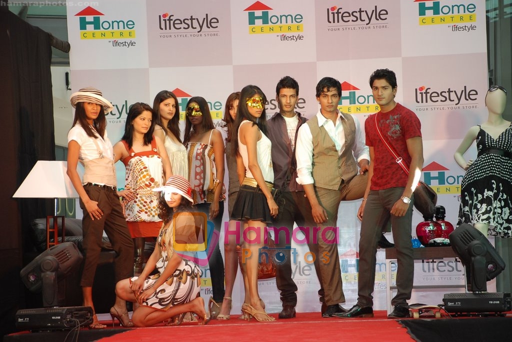 Model at Lifestyle fashion show to promote Home Venter by Lifestyle store in Oberoi Mall on April 30th 2008