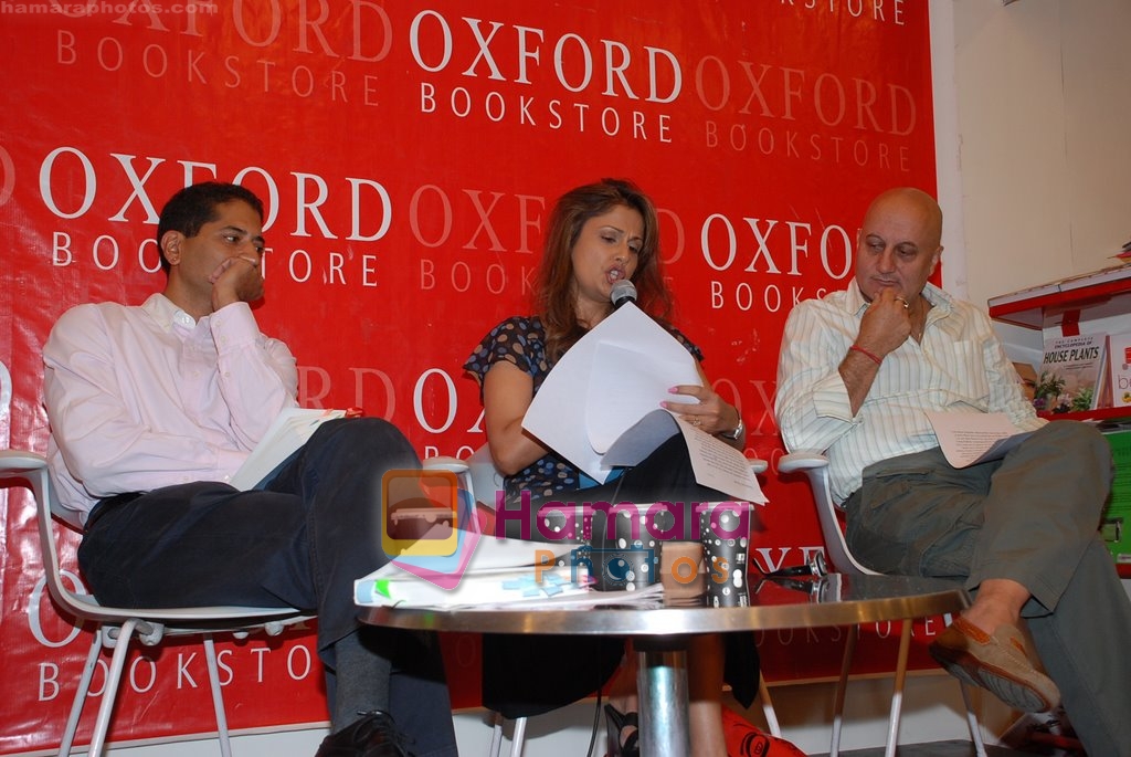 Anupam Kher at Busy Bee's book reading by Farzana Contractor in Oxford book store on April 30th 2008
