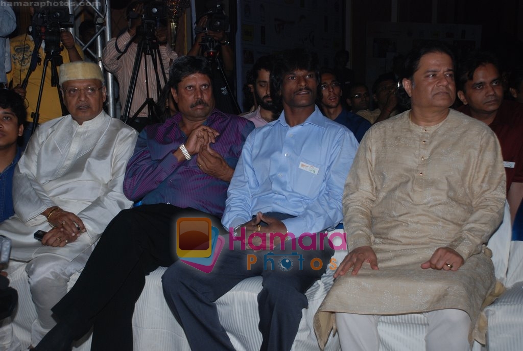 Kapil Dev,Dhanraaj Pillai at Jaihind Album launch in  Taj Land's End on May 5th 2008