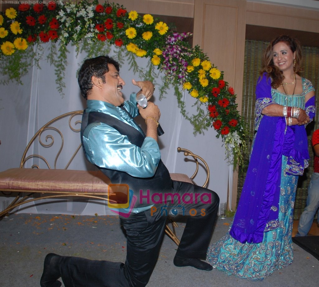 Vandana Sajnani and Rajesh Khattar at Vandana Sajnani and Rajesh Khattar's wedding reception in BJN Hall on May 5th 2008