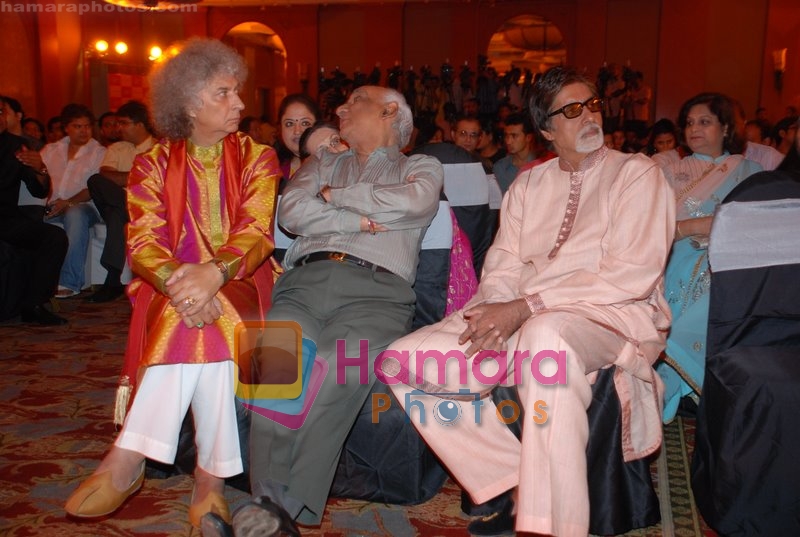 Pandit Shiv kumar sharma, Yash Chopra, Amitabh Bachchan at the Launch of Rahul Sharma and Richard Clayderman's new album 'Confluence II_ on May 12th 2008