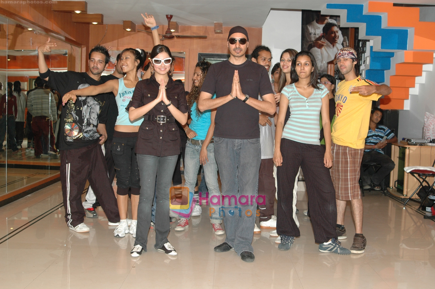 Divya Khosla and Sukhbir with the dancers rehearsing for the video in Abu Malik rehearsal hall at Four Bungalows, Andheri West on May 4th 2008