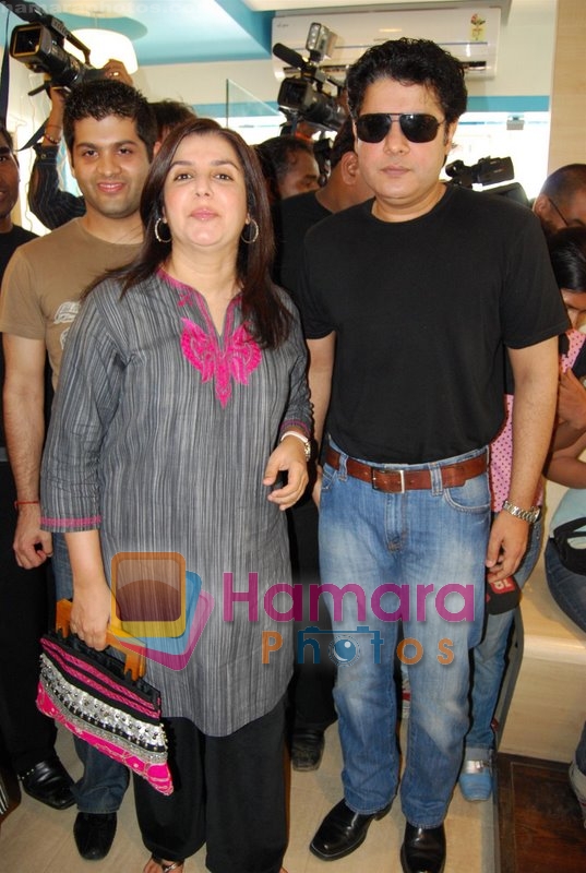 Farah Khan and Sajid Khan at Hokey Pokey ice cream parlour launch in Bandra on May 20th 2008