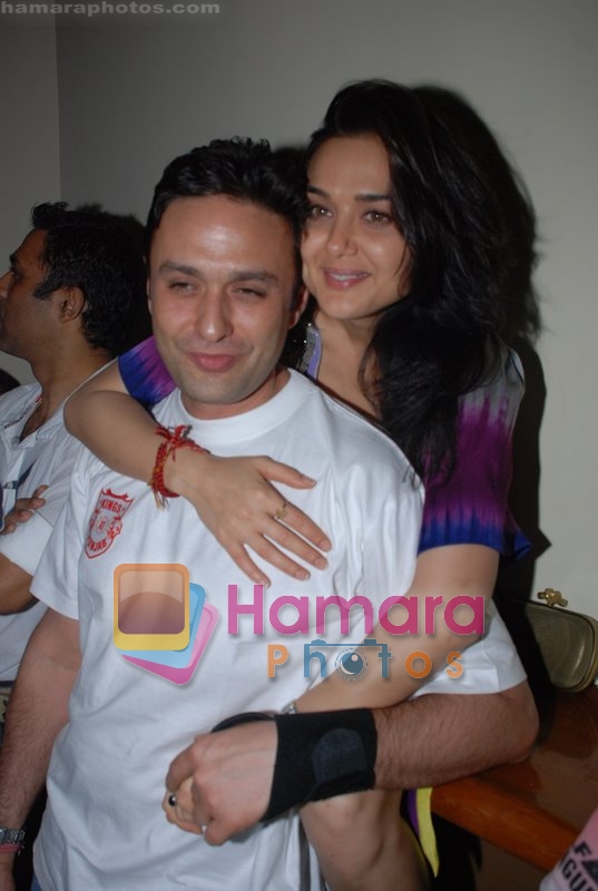 Ness Wadia, Preity Zinta at IPL match Victory Celebration in Henry Tham on May 21st 2008