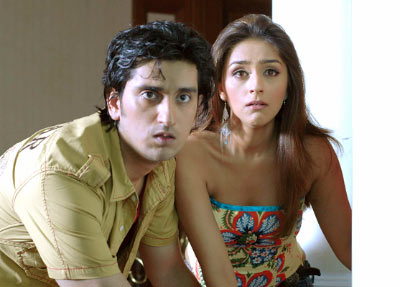 Shaad Randhawa and Aarti Chhabria in a still from the movie Dhoom Dhadaka