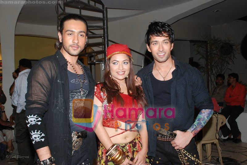 Adhyayan Suman, Nakuul Mehta, Amita Pathak At the Location of film HAAL-E-DIL in Filmistan on May 25th 2008 