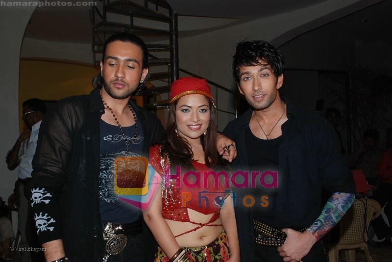 Adhyayan Suman, Nakuul Mehta, Amita Pathak At the Location of film HAAL-E-DIL in Filmistan on May 25th 2008 