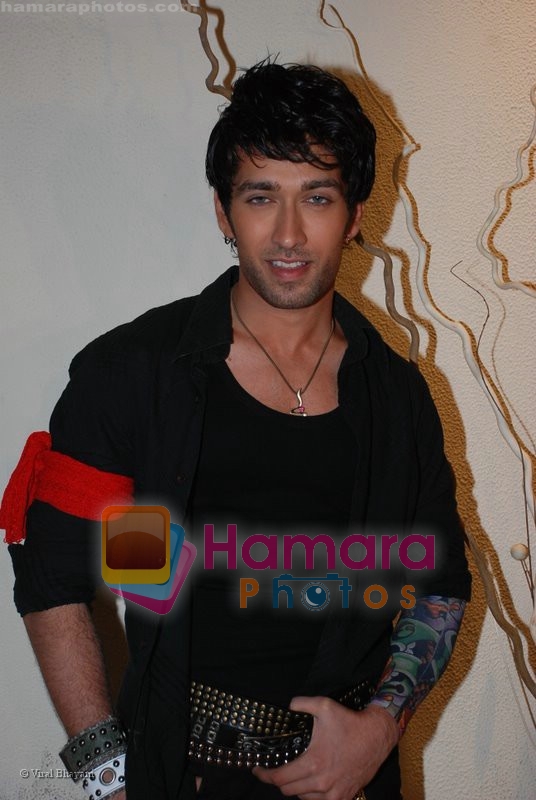 Nakuul Mehta At the Location of film HAAL-E-DIL in Filmistan on May 25th 2008 