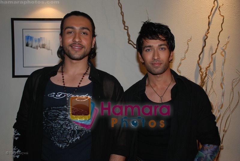 Adhyayan Suman, Nakuul Mehta At the Location of film HAAL-E-DIL in Filmistan on May 25th 2008 