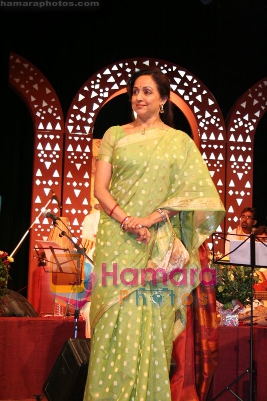 Hema Malini at Tagore's birth anniversary concert in Nehru Centre on May 24th 2008 