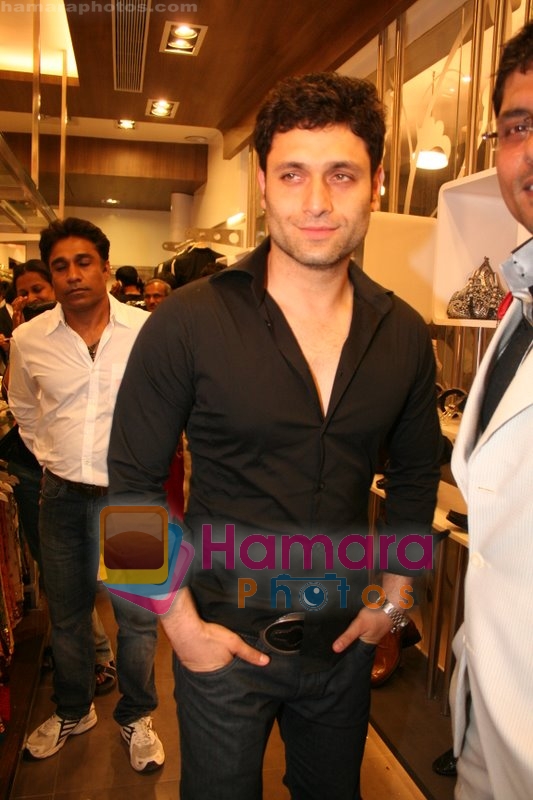 Shiney Ahuja at the Libaas store launch in Phoenix Mill on May 29th 2008