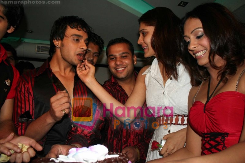 Ishita Dhawan at Angad Hasija Bday Party in Poptates on May 30th 2008