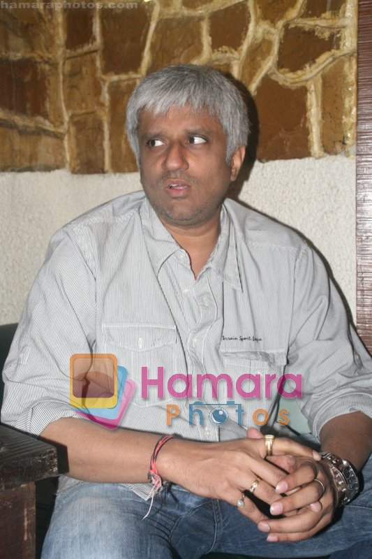 Vikram Bhatt at the celebration of Anjori Alagh's birthday at TIAN, Juhu on May 29th 2008 