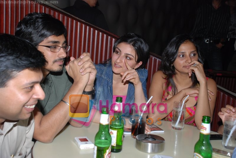 Soha Ali Khan with boy friend Siddharth at Columbia Records launch in Blue Frog on June 2nd 2008