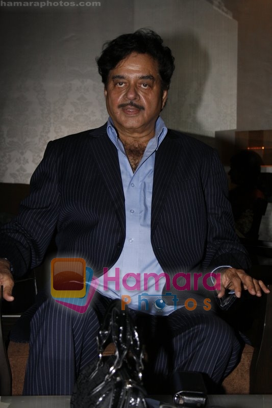 Shatrughan Sinha at Shatrughan Sinha's Bash in D Ultimate Club on June 6th 2008