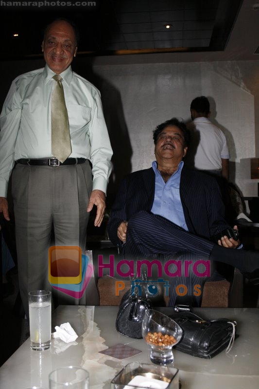 Shatrughan Sinha at Shatrughan Sinha's Bash in D Ultimate Club on June 6th 2008