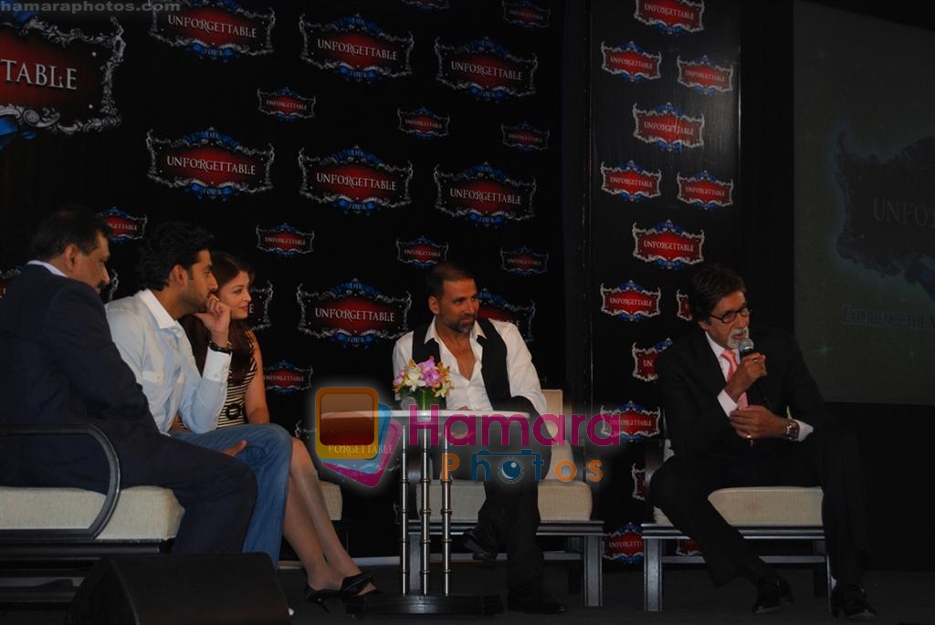 Amitabh Bachchan, Aishwarya Rai Bachchan, Abhishek Bachchan, Akshay Kumar at The Unforgettable Tour Press Meet at IIFA 