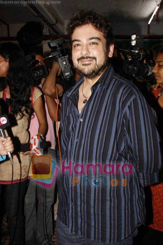 Adnan Sami at Khushboo on Location in Fun on 9th June 2008