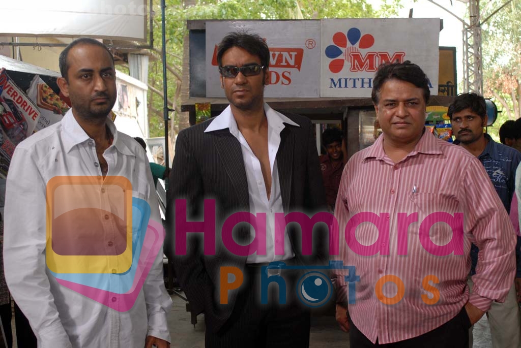 Anil Devgan, Ajay Devgan and Kumar Mangat on the sets of Hal-E-dil 