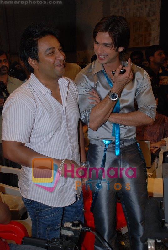 Shahid Kapoor on the sets of Kismat Konnection in Film City on 11th June 2008
