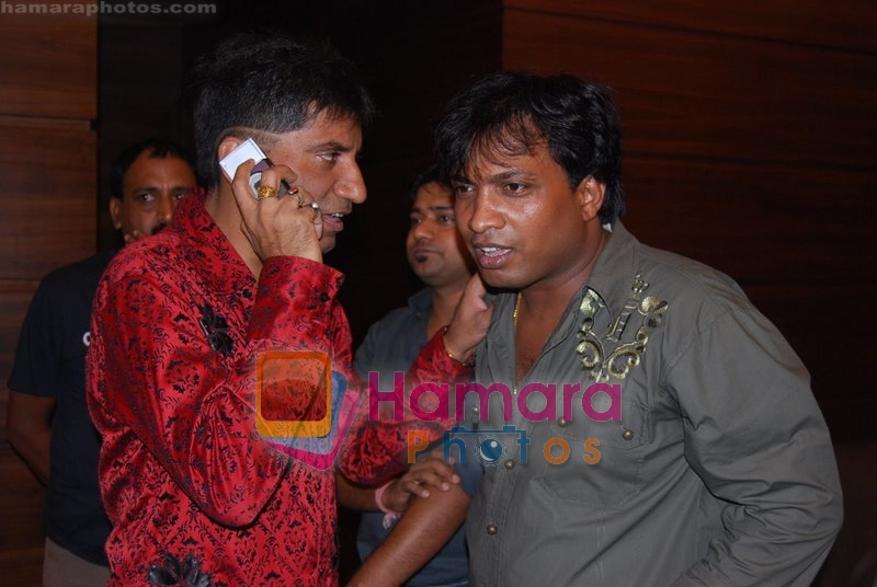 Raju Srivastav, Sunil Pal at Naughty Pahjii film launch in Sun N Sand on 12th June 2008