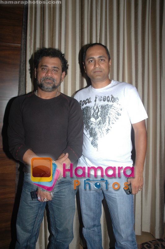 Anees Bazmee, Vipul Shah at SINGH IS KINNG press conference at Sun N Sand on June 13th 2008 
