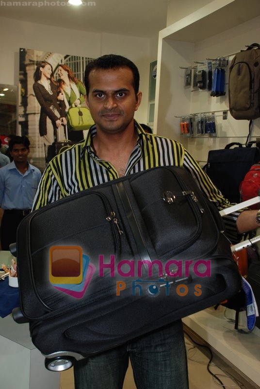 Siddharth Kannan at Father's day celebration hosted by American Tourister on Jun 13th 2008 