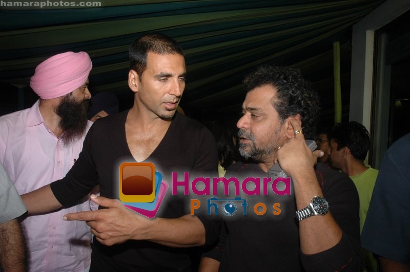 Akshay Kumar, Anees Bazmee at SINGH IS KINNG press conference at Sun N Sand on June 13th 2008 