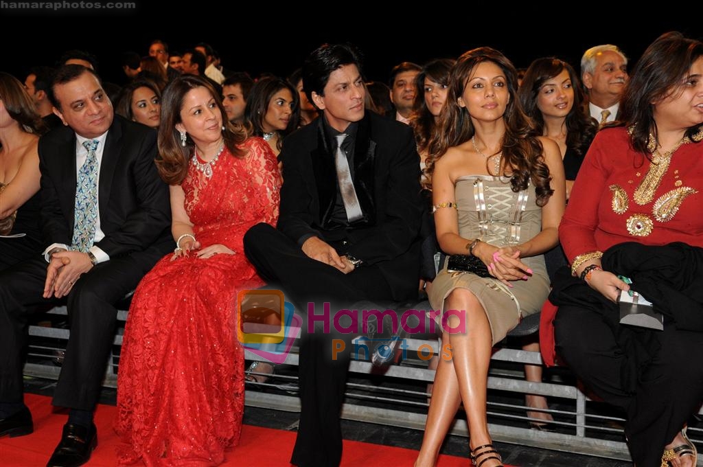 Shahrukh and Gauri at Zee Awards