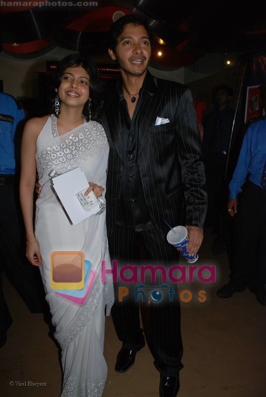 Shreyas Talpade with wife at the premiere of Sanai Chaughde in PVR on 20th June 2008