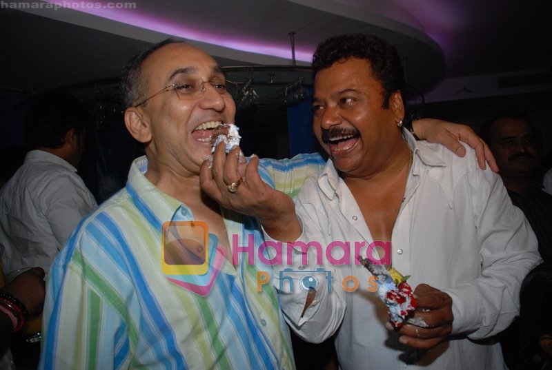 Nagesh Bhosle at Nagesh Bhosle's wedding anniversary in Country Club on June 25th 2008
